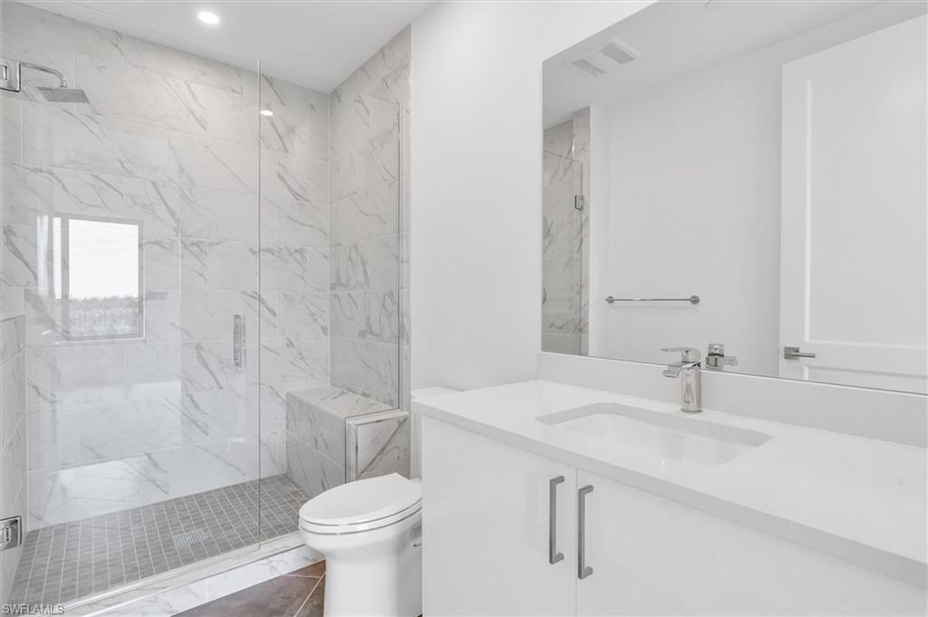 1125 Central AVE Unit: 569