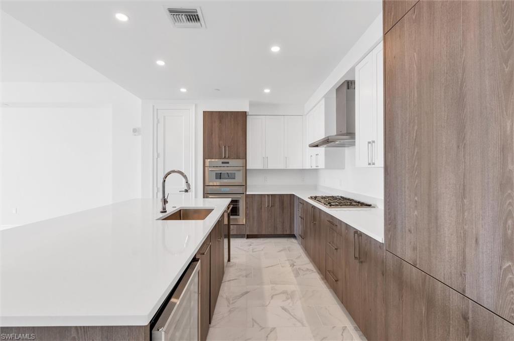 1125 Central AVE Unit: 569