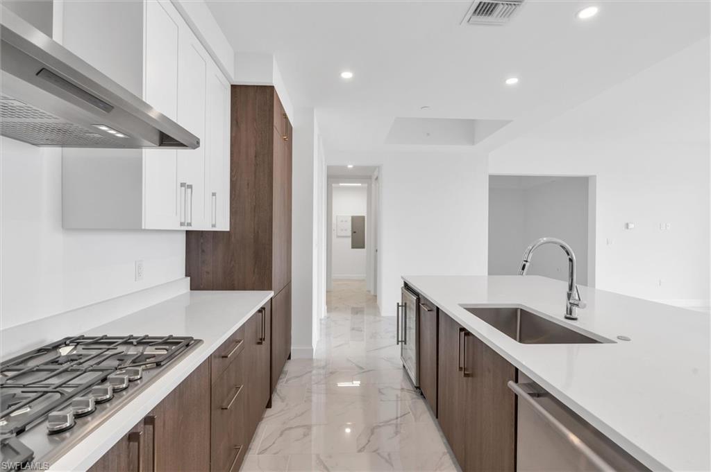 1125 Central AVE Unit: 569