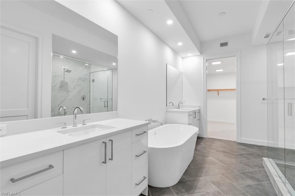 1125 Central AVE Unit: 569