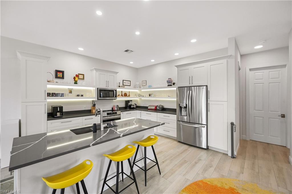 5961 Paradise CIR Unit: 1-9