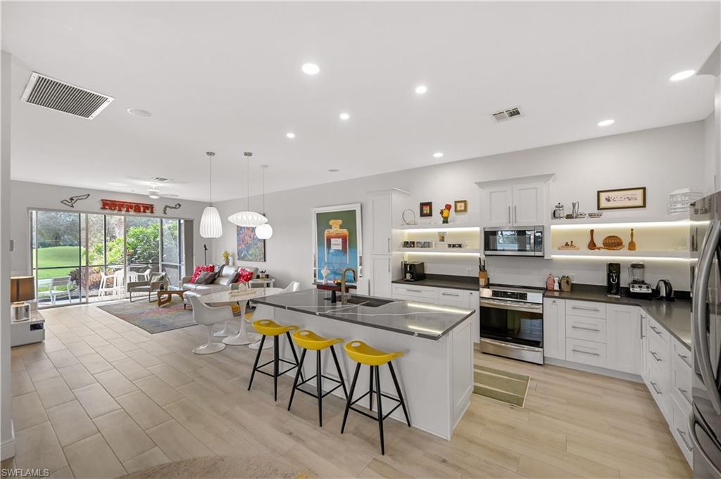 5961 Paradise CIR Unit: 1-9