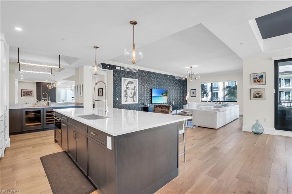 1130 3rd AVE S Unit: 302