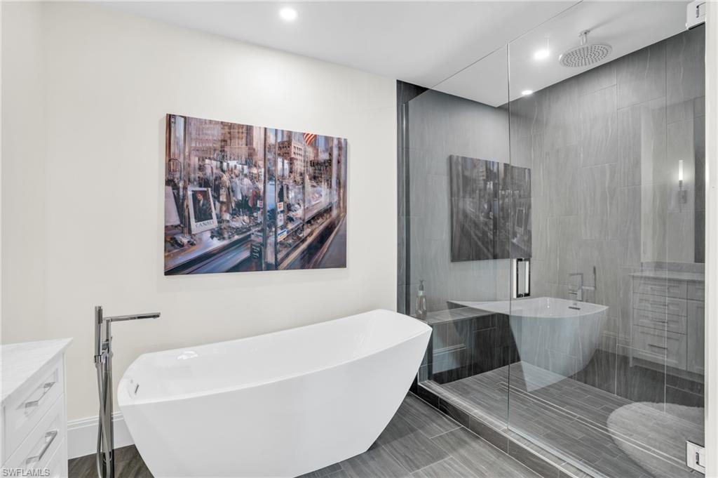 1130 3rd AVE S Unit: 302