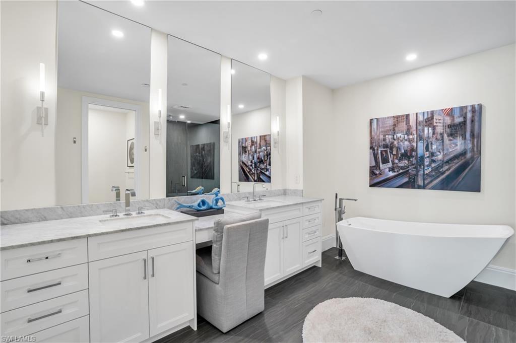 1130 3rd AVE S Unit: 302