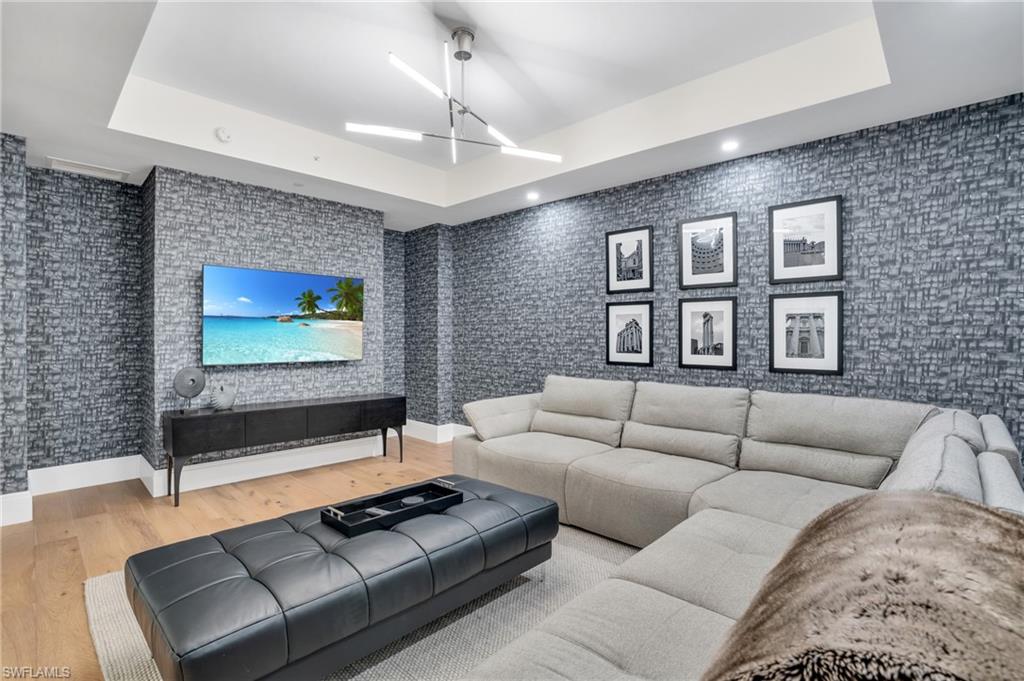 1130 3rd AVE S Unit: 302