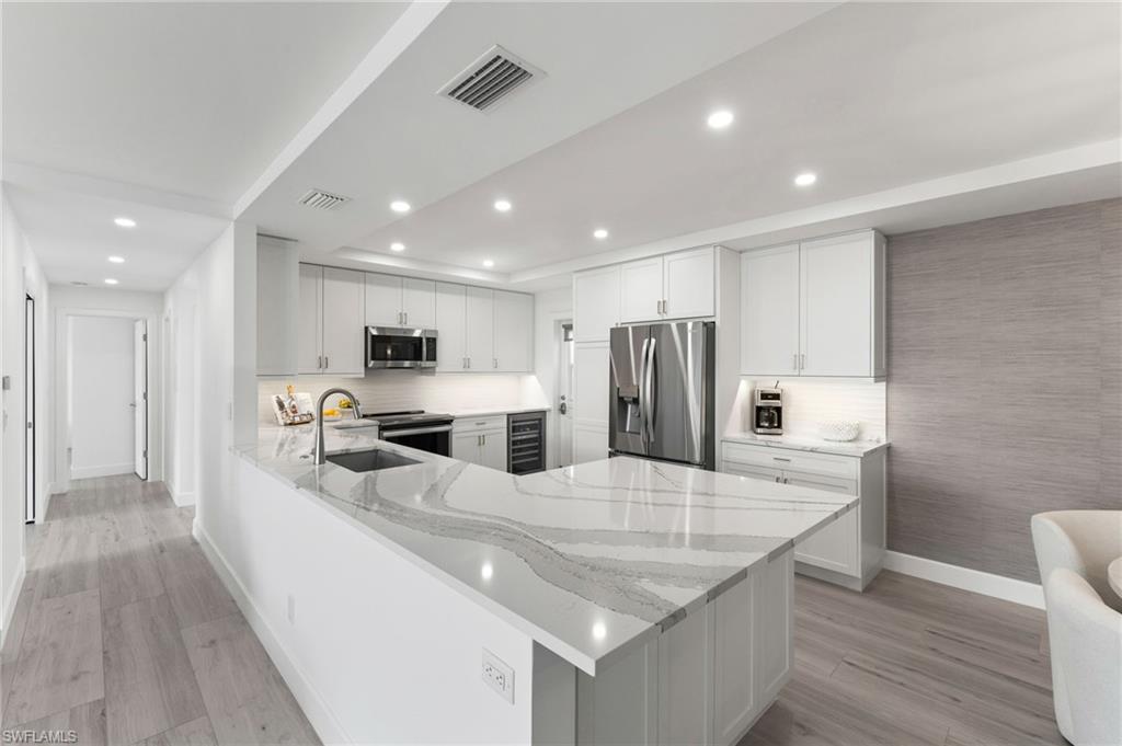 400 Park Shore DR # 502