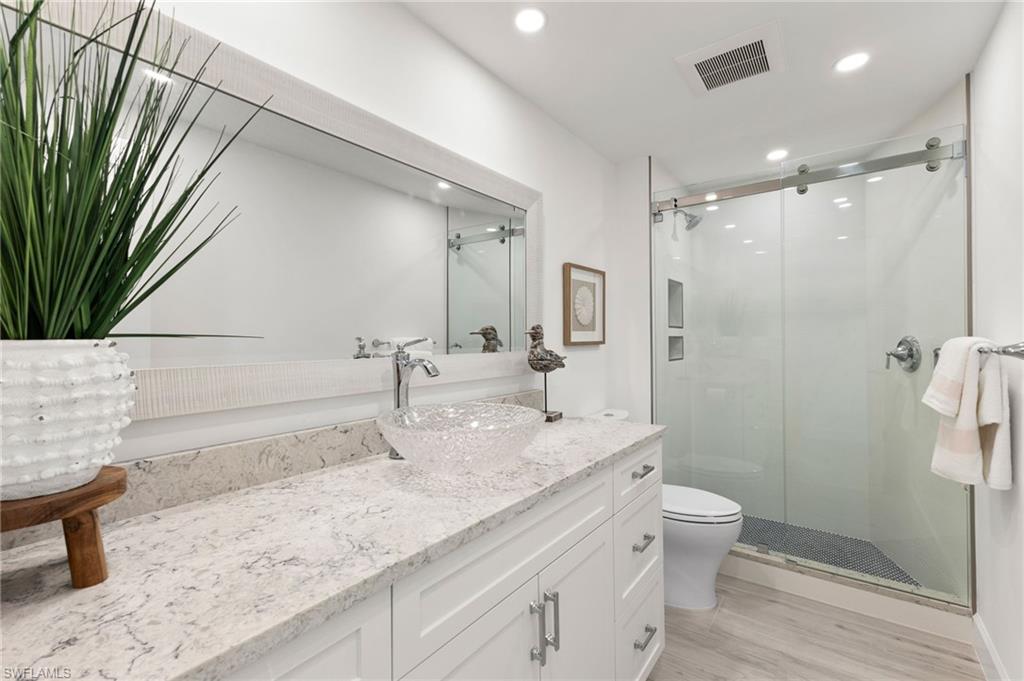 400 Park Shore DR # 502