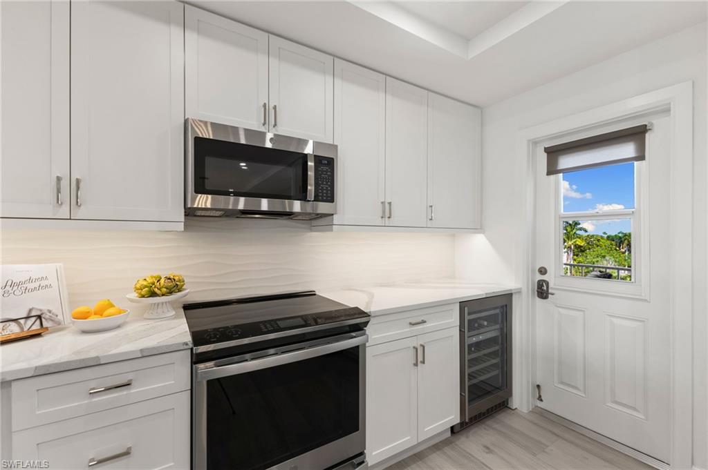 400 Park Shore DR # 502