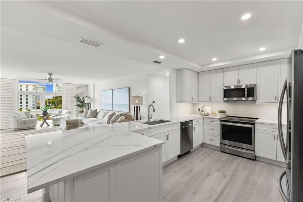 400 Park Shore DR # 502