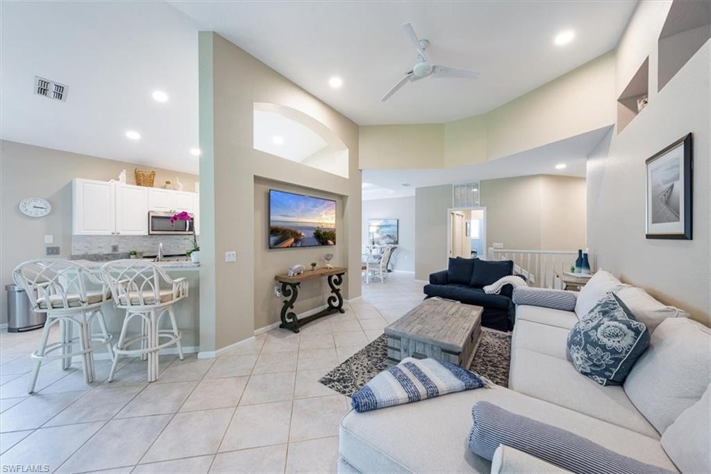 7122 Blue Juniper CT # 202