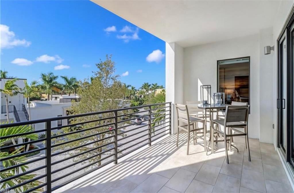 1111 Central AVE # 305