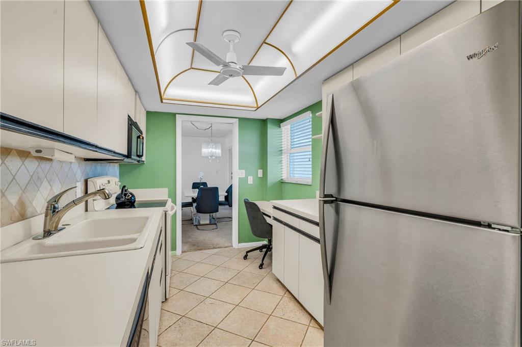 300 Park Shore DR # 5F