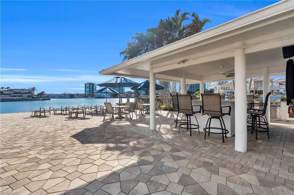 300 Park Shore DR # 5F