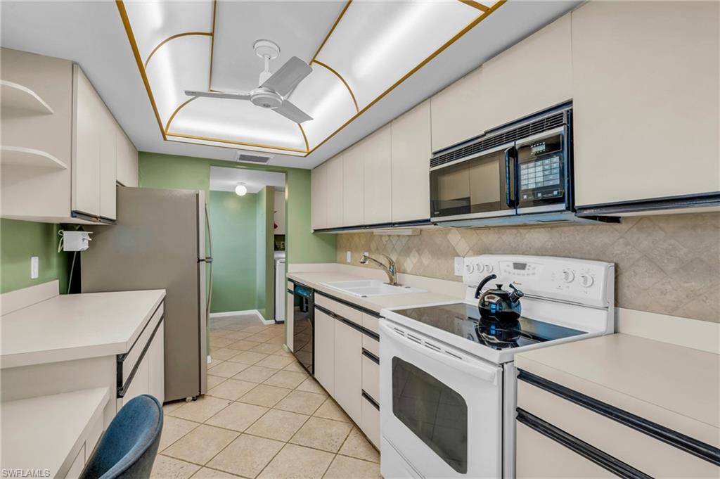 300 Park Shore DR # 5F