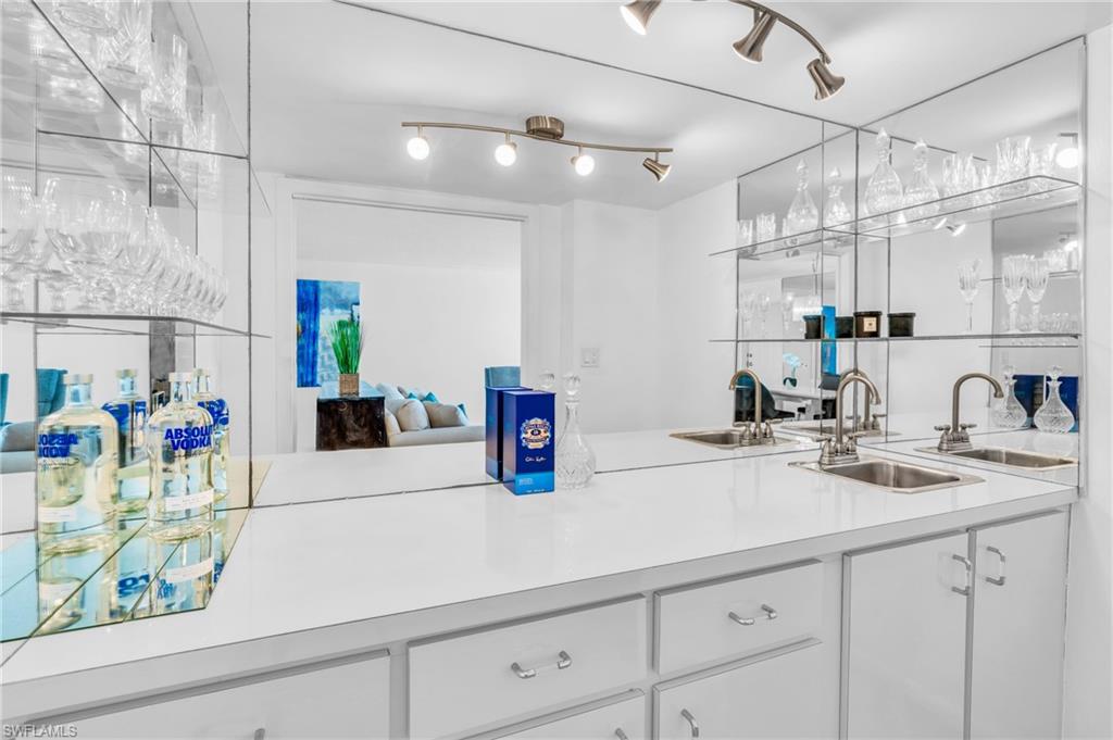 300 Park Shore DR # 5F