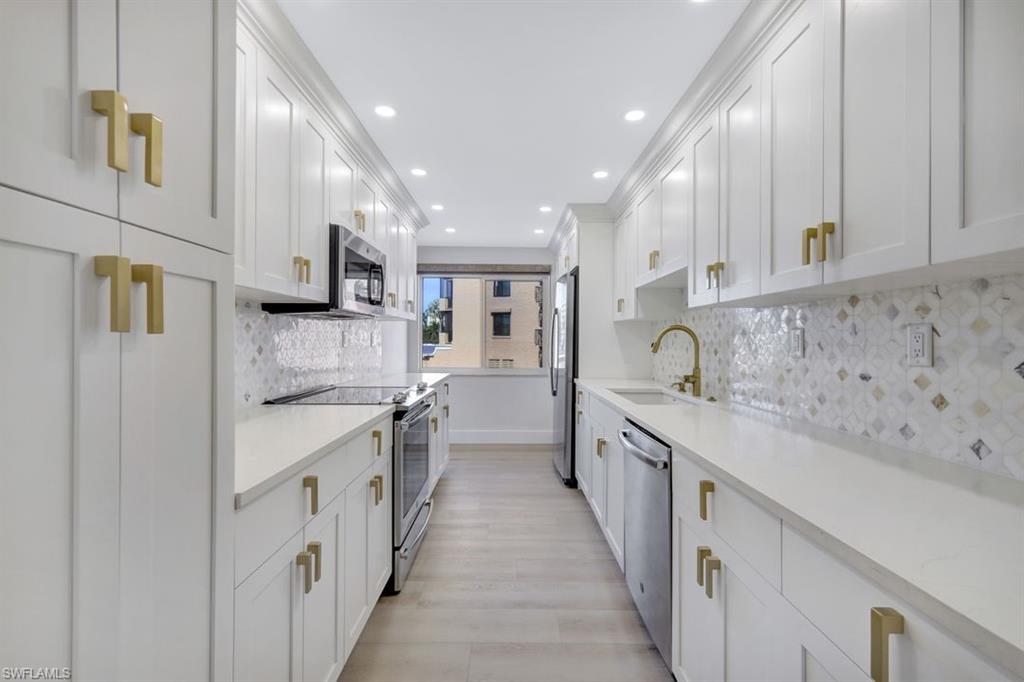 3420 Gulf Shore BLVD N # 21