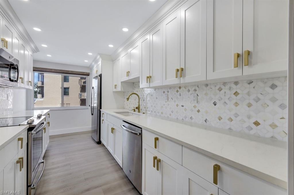 3420 Gulf Shore BLVD N # 21