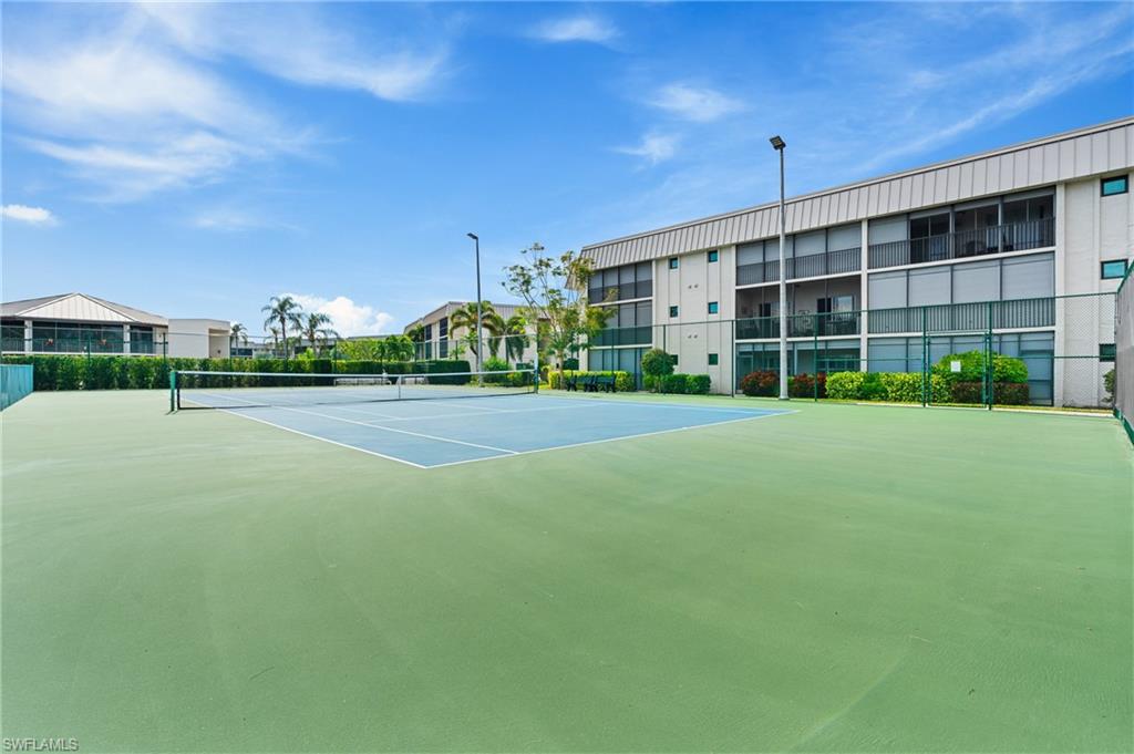 788 Park Shore DR # F17