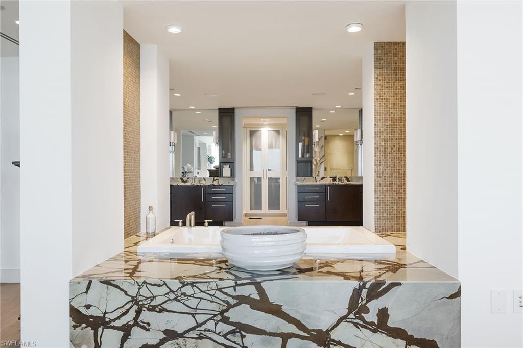 11125 Gulf Shore DR # 405