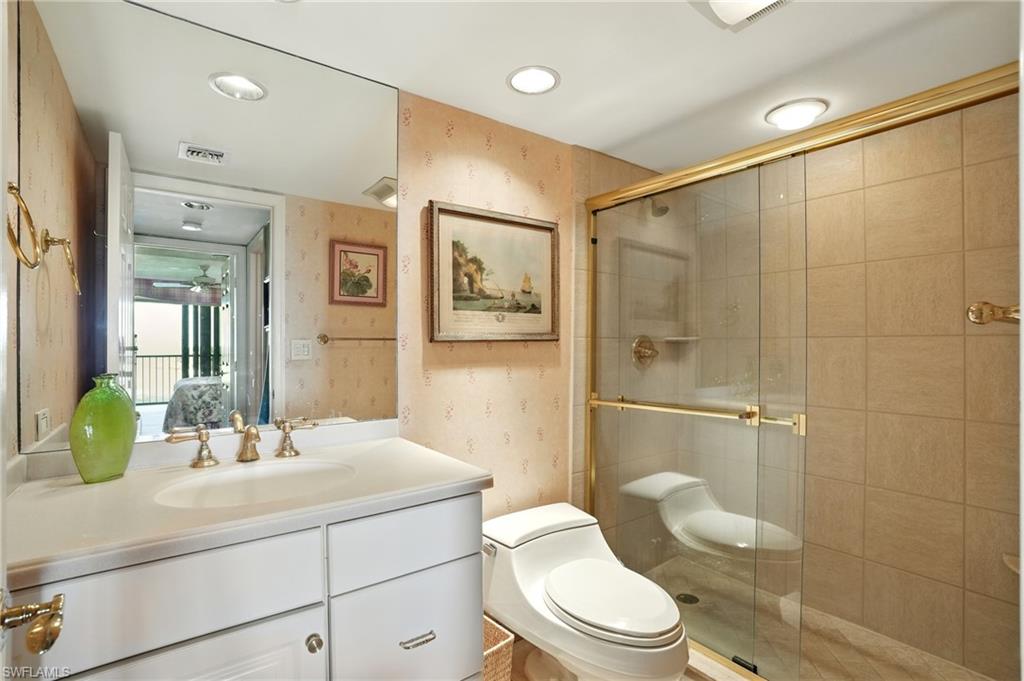 2400 Gulf Shore BLVD N # 804