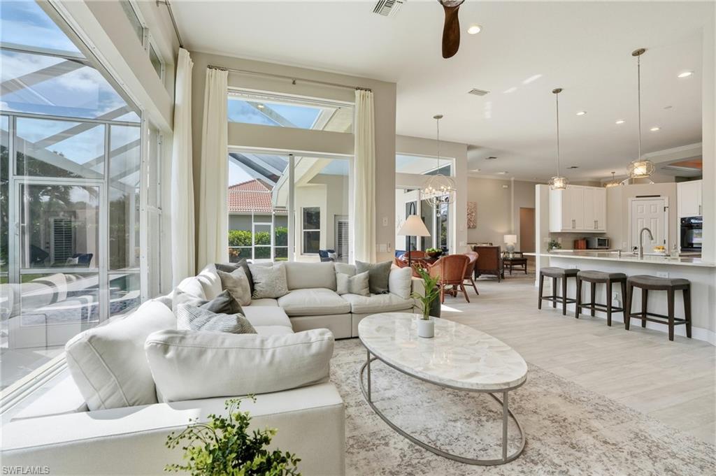 1676 Manchester CT