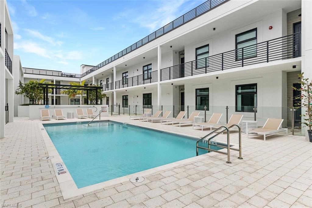 850 Central AVE # 305, NAPLES Unit: 305