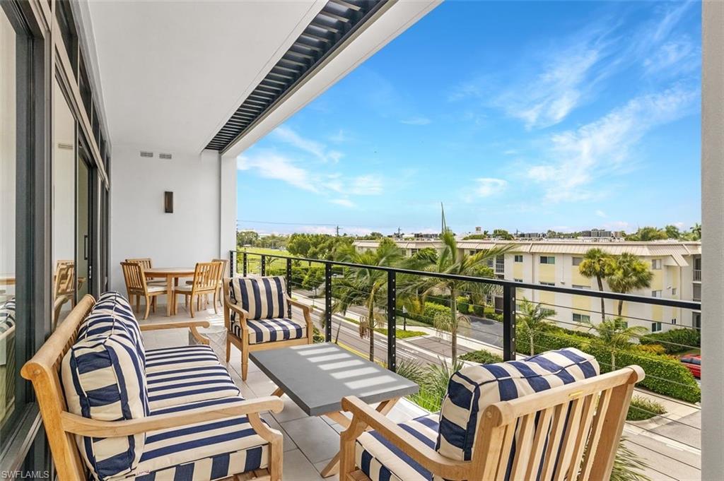 850 Central AVE # 305, NAPLES Unit: 305
