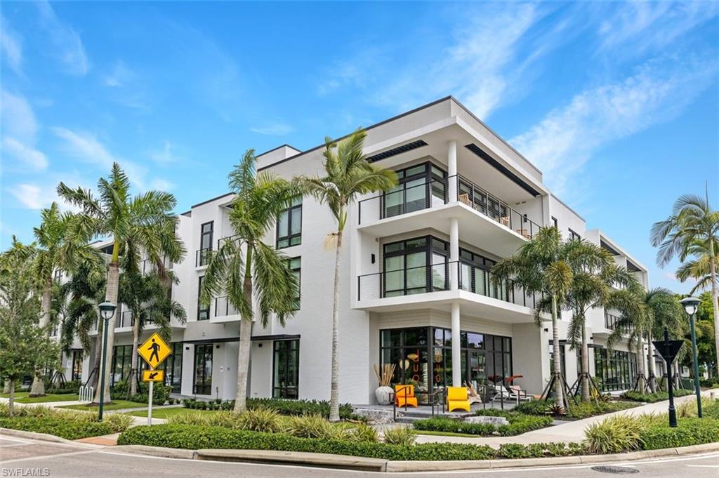 850 Central AVE # 305, NAPLES Unit: 305
