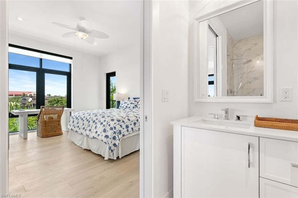 850 Central AVE # 305, NAPLES Unit: 305