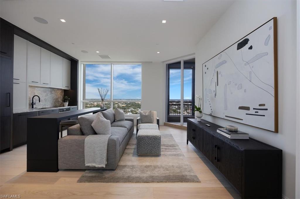 81 Seagate DR, NAPLES Unit: PH20