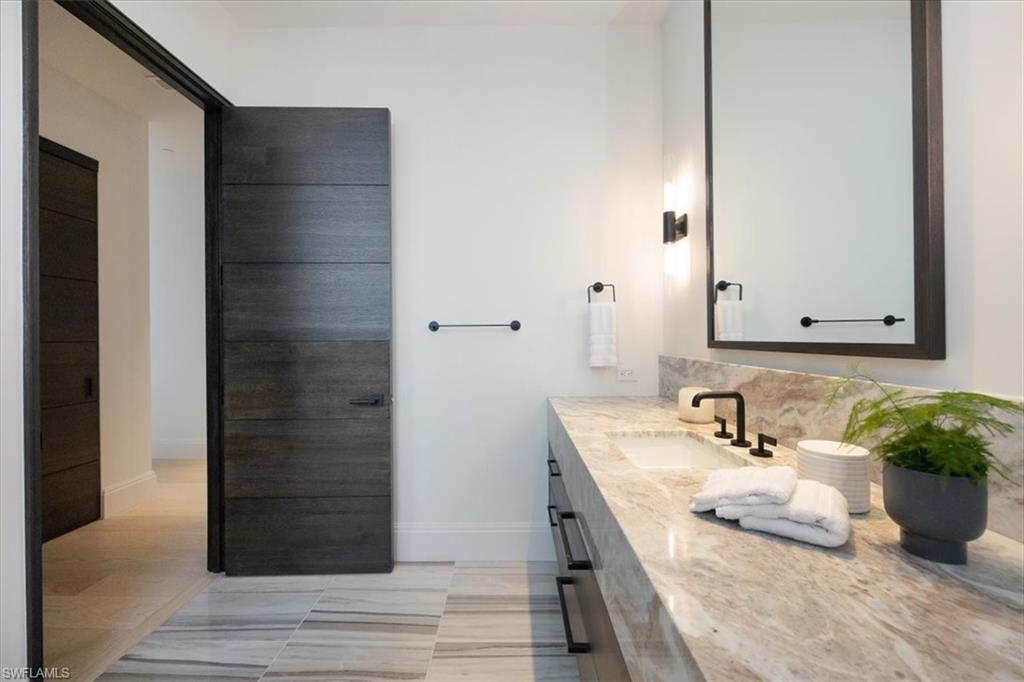 81 Seagate DR, NAPLES Unit: PH20