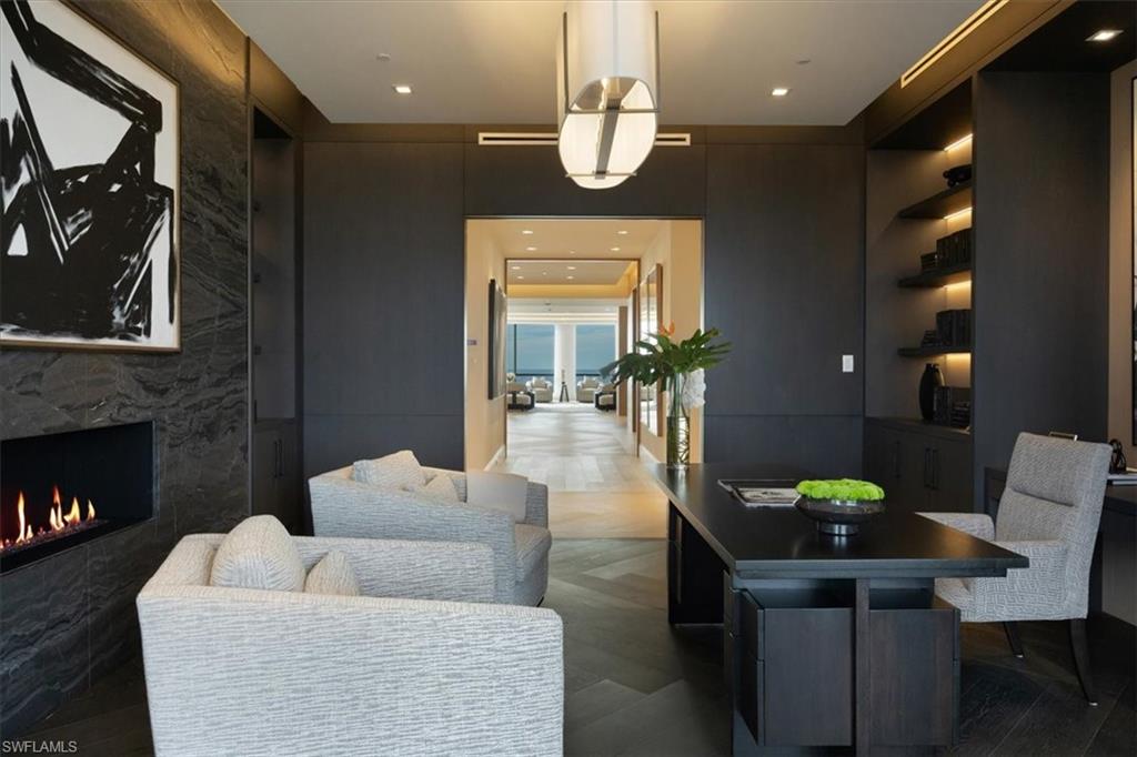 81 Seagate DR, NAPLES Unit: PH20