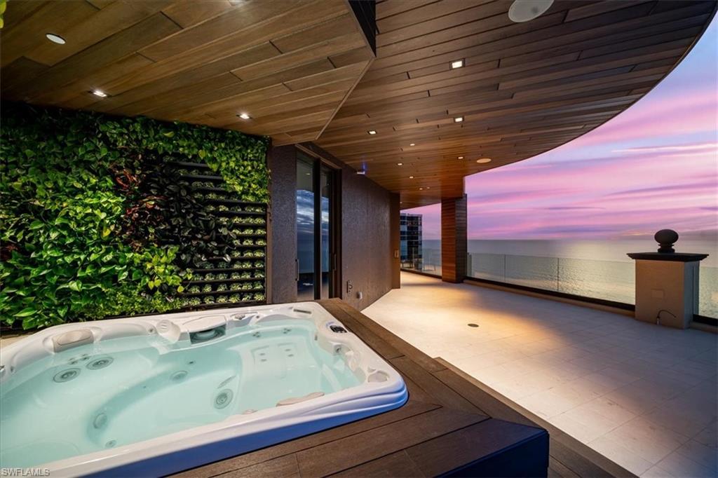 81 Seagate DR, NAPLES Unit: PH20