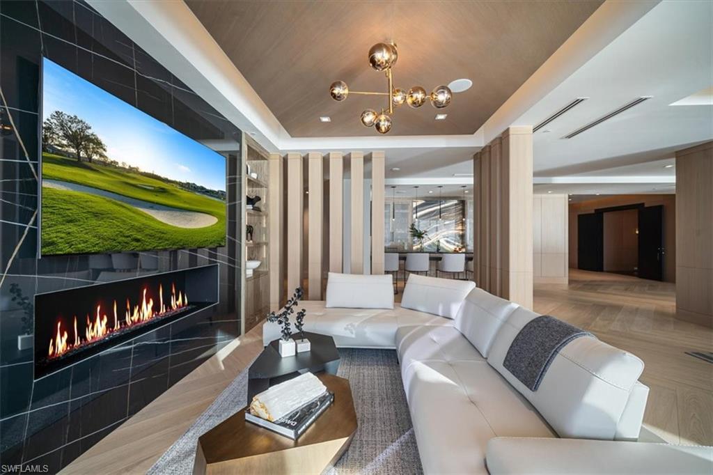 81 Seagate DR, NAPLES Unit: PH20