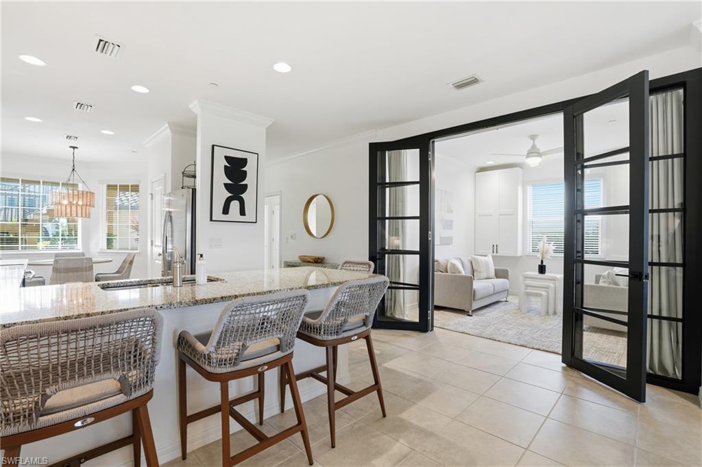 9374 Pocida CT # 101, NAPLES Unit: 101