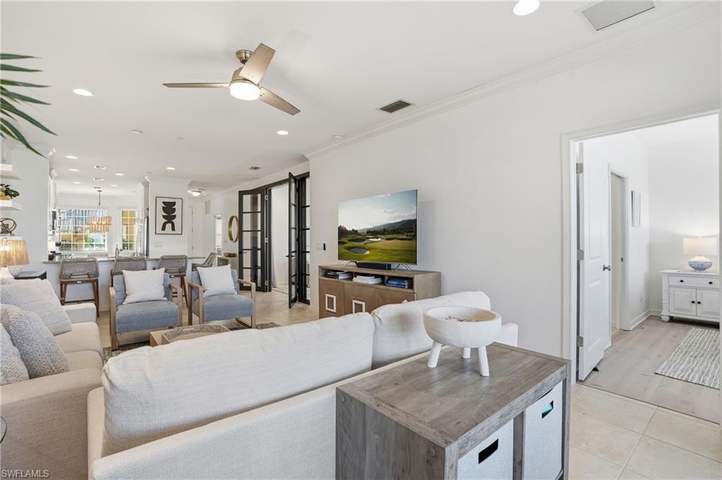 9374 Pocida CT # 101, NAPLES Unit: 101