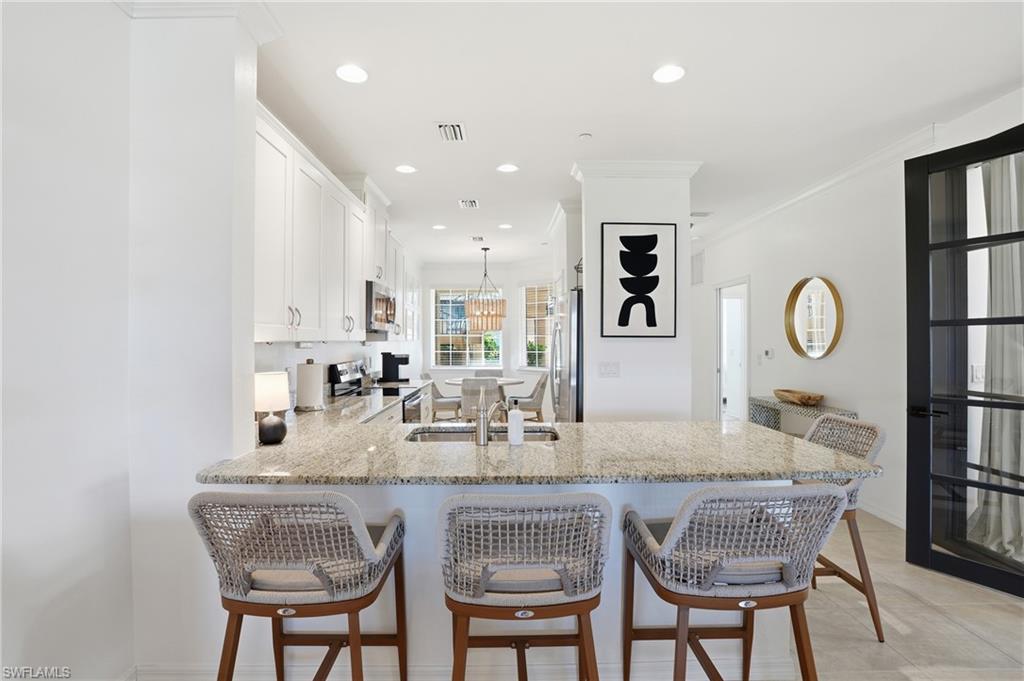 9374 Pocida CT # 101, NAPLES Unit: 101