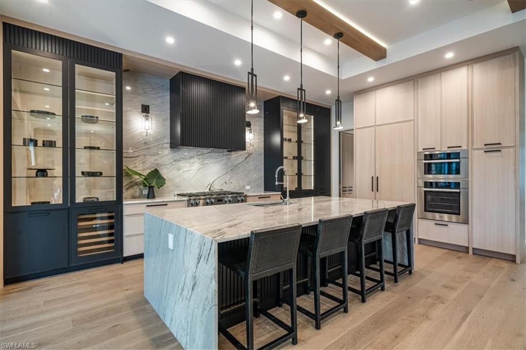 349 2nd AVE N, NAPLES