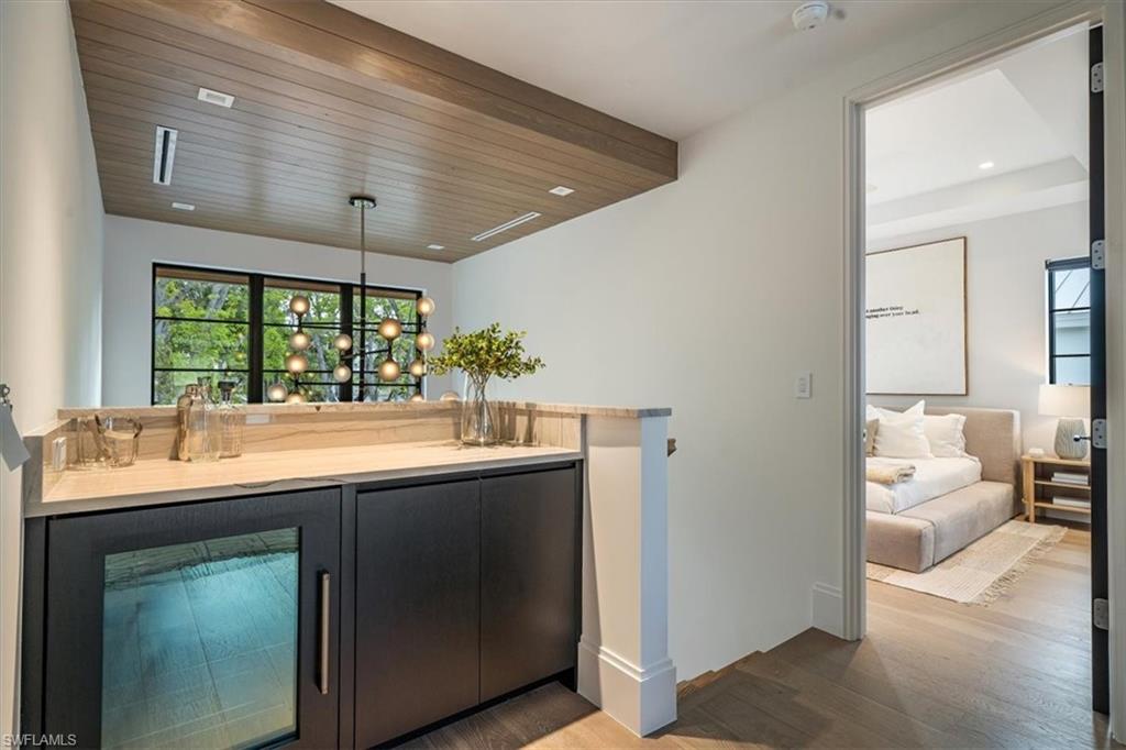 349 2nd AVE N, NAPLES