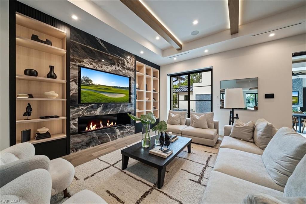 349 2nd AVE N, NAPLES