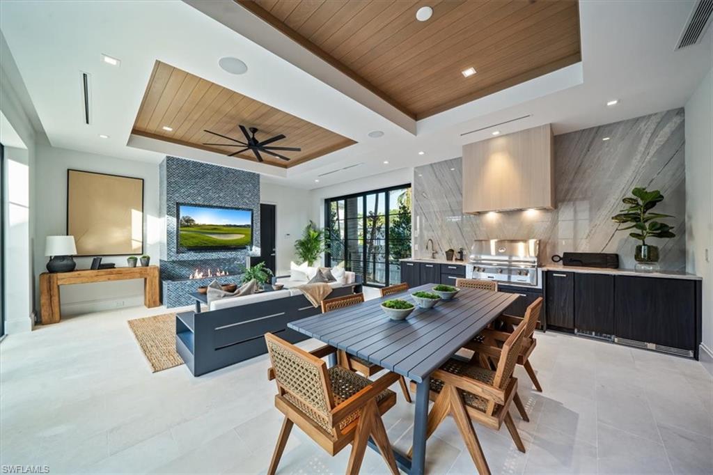 349 2nd AVE N, NAPLES