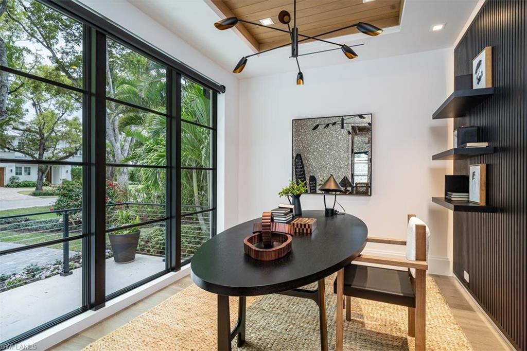 349 2nd AVE N, NAPLES