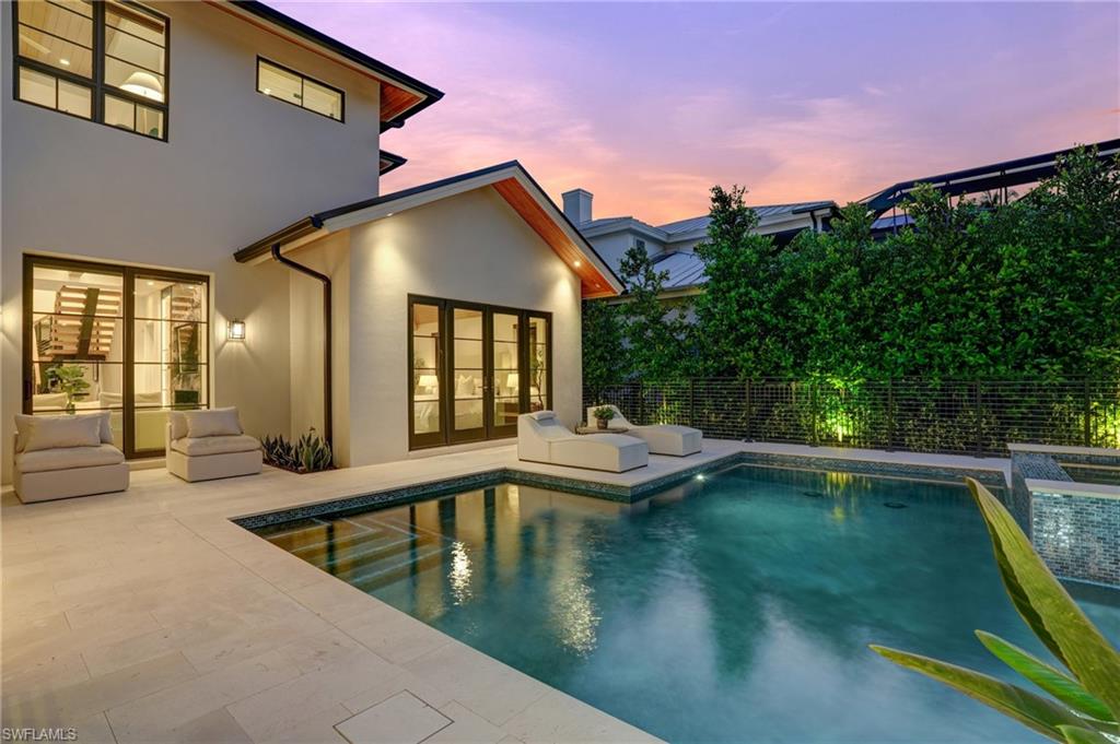 349 2nd AVE N, NAPLES