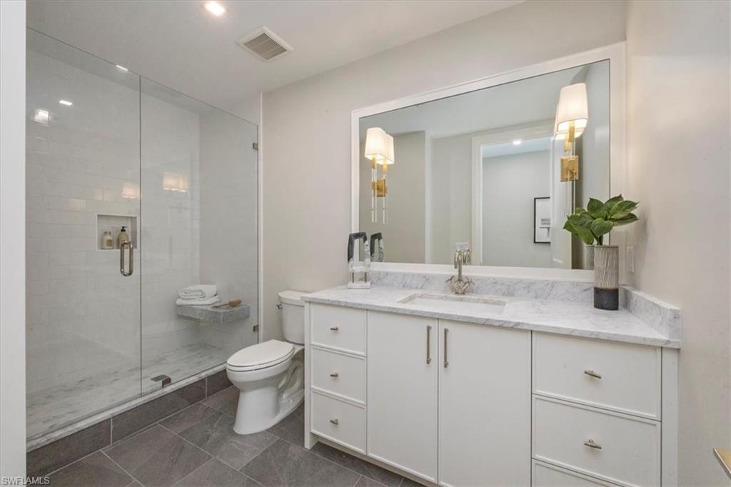 1820 Gulf Shore BLVD N # 403 Unit: 402-403