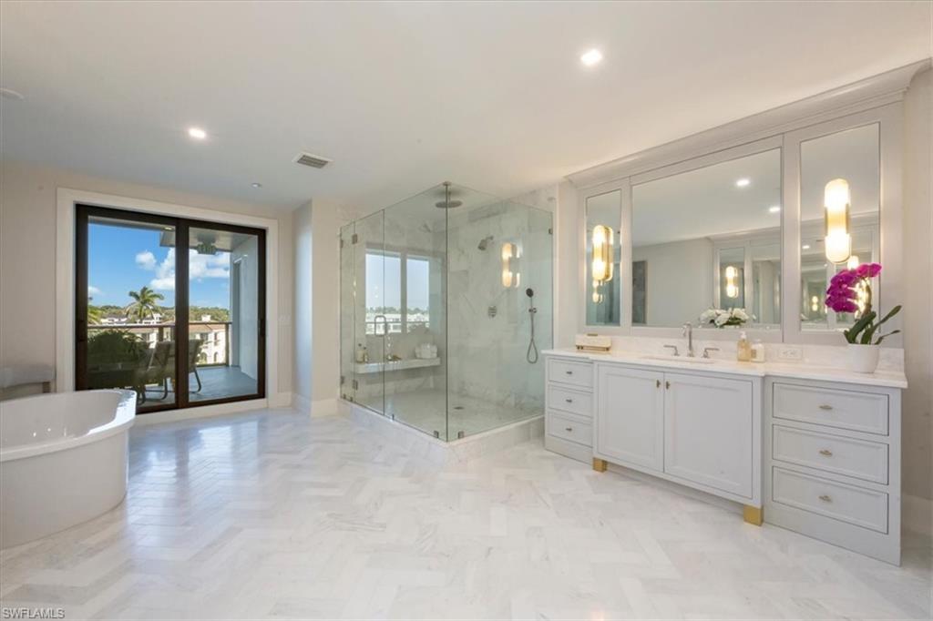 1820 Gulf Shore BLVD N # 403 Unit: 402-403