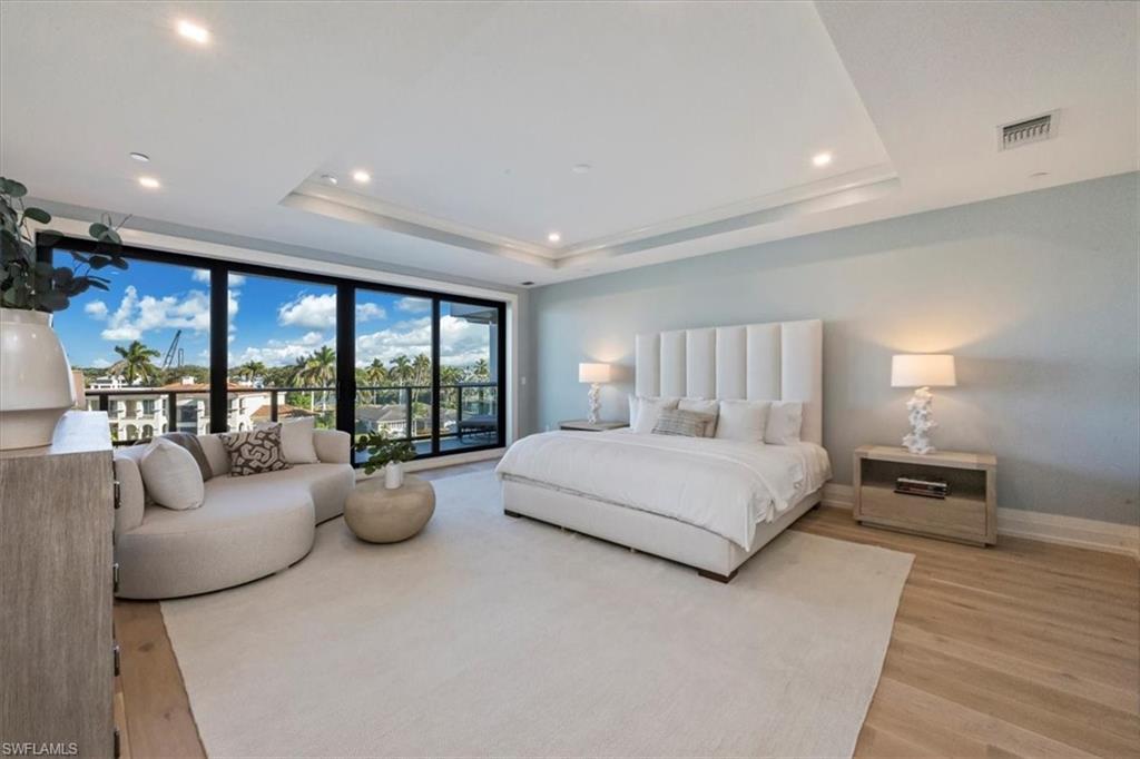 1820 Gulf Shore BLVD N # 403 Unit: 402-403