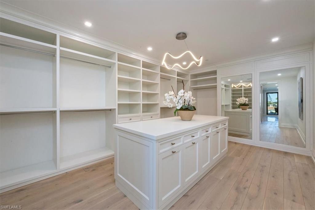 1820 Gulf Shore BLVD N # 403 Unit: 402-403