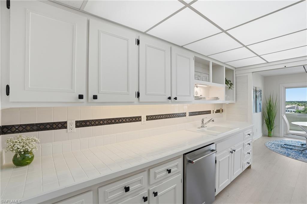 3410 Gulf Shore BLVD N 702