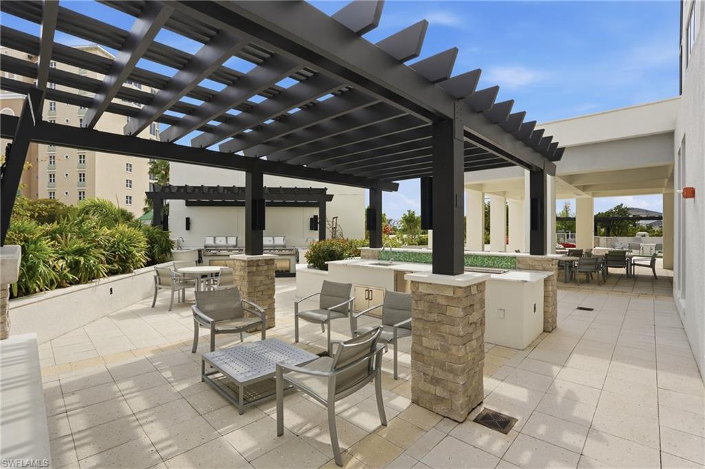 4142 Bay Beach LN 405